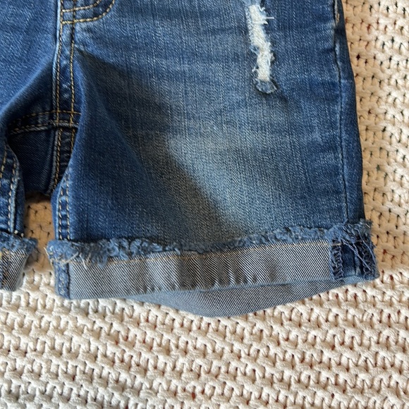 *4/20* Justice Distressed Jean Bermuda Shorts Girls Size 8 Slim - Picture 2 of 5